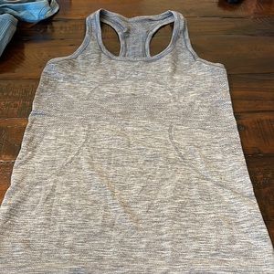 Lululemon Swiftly Tech Racerback Tank Top 2.0 in grey size 6